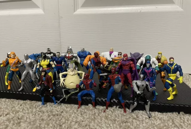 Lot of 26 Vintage Toy Biz Marvel Figures 1990s Y2K Marvel X-Men Spiderman