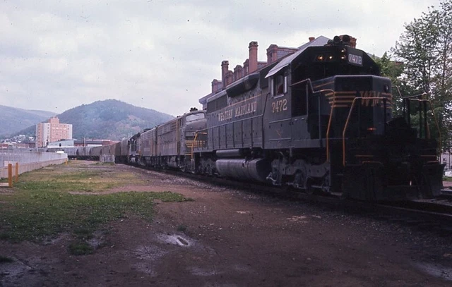 WM SD40 - Number - 74721 + 3  push Train - ORIG - ER - rals1302