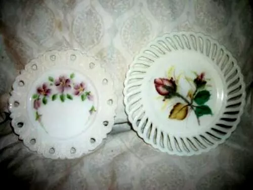 Antique Milk Glass Plates Aterbury Pinwheel Kemple Hp Floral Rose Great Pair