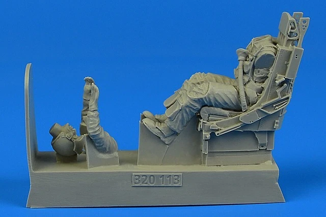Aero Bonus 320113 1/32 F-105 Thunderchief Pilot W/Ejection Seat For Trumpeter