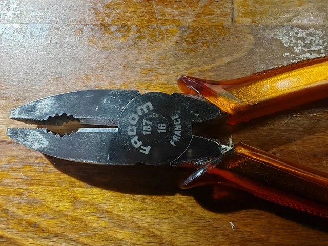 Pince a denuder isolee 194.17avse 194.17AVSE FACOM 65534440
