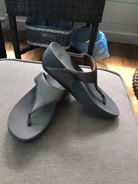 FitFlop Lulu Womens Sandals Pewter  Leather Thong Size 6 2