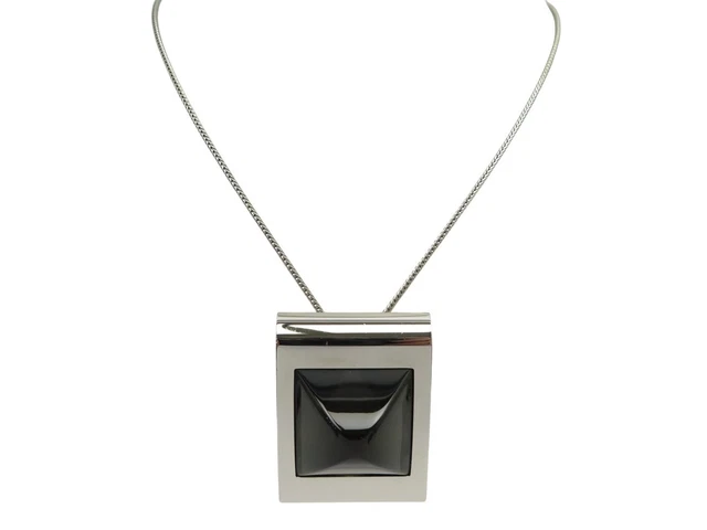 Pendentif Hermès En Corne Laquée Rose - Collier - Occasion