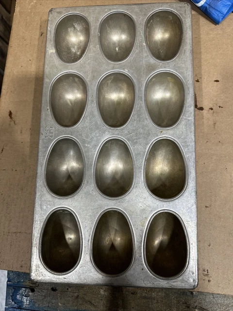 Ecko 68F 12 On egg shaped Cake muffin pan Lot of 2