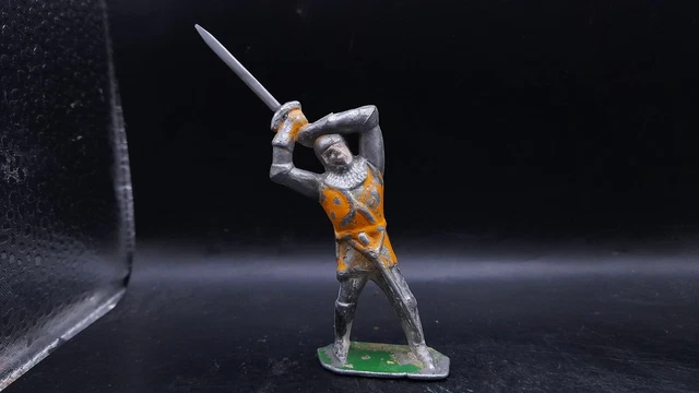 Quiralu moyen age beau hallebardier avec hallebarde d'origine ni