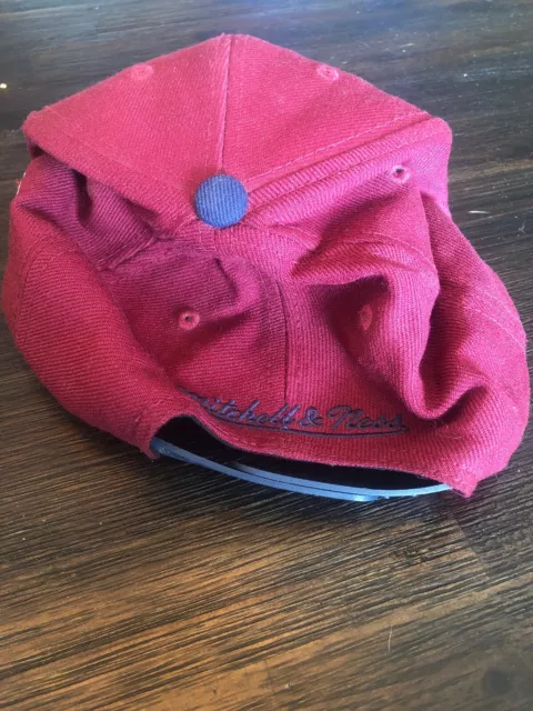 Chapeau casquette rouge/bleu logo Cleveland Cavs NBA Mitchell & Ness XL 3