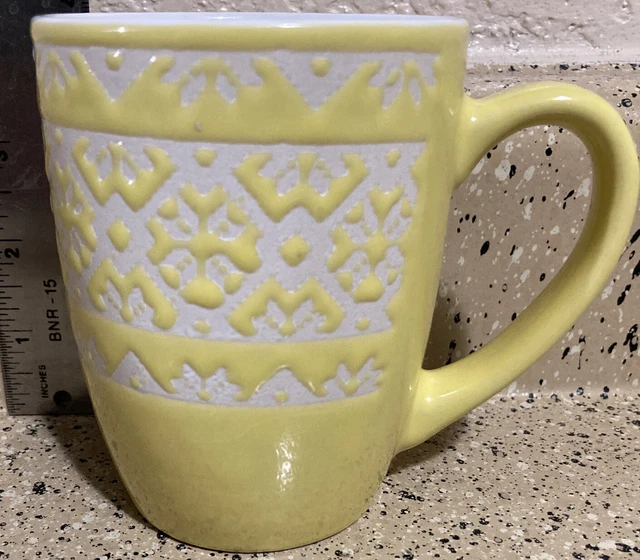 Graydon Hall Coffee Mug YELLOW Microwave Oven and Dishwasher Safe SNOWFLAKES 4"