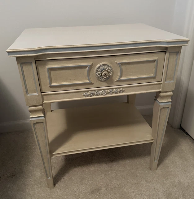 Vintage Thomasville Nightstand, 1967, Ivory W/Blue Trim, Part of Bedroom Set Vintage Thomasville Nightstand, 1967, Ivory W/Blue Trim, Part of Bedroom Set