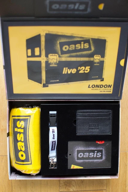 【未開封】Oasis London Wembly 8月2日　VIP BOX Oasis Live 25 VIP Box Set Cardiff 05/07/25 - YouTube