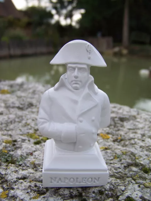 Re0017   Buste   Figurine  Statuette  Reproduction Napoleon  Empereur Bonaparte