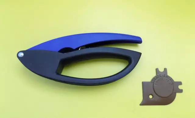 TUPPERWARE GARLIC PRESS Blue Handle & Scraper Gadget ~ All Nice