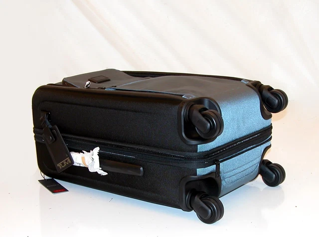 TUMI Alpha 3 22" Expandable Carry On 4 Wheel Dual Lock Spinner 139689 / 02203560 5
