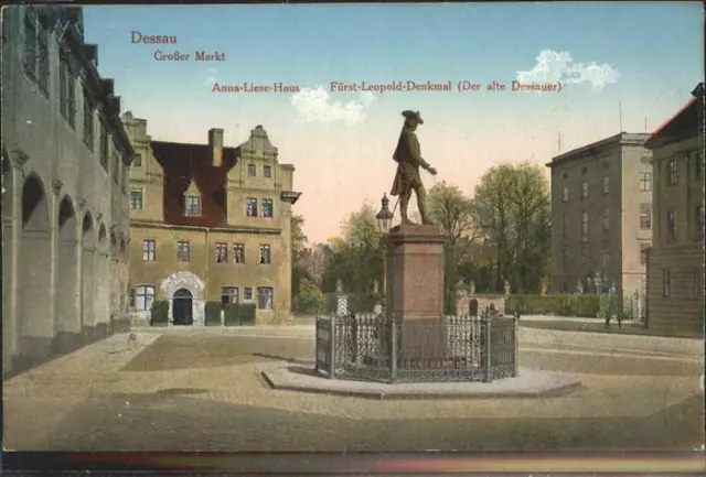 41330420 Dessau-Rosslau Grosser Markt Anna Liese Haus Fuerst Leopold Denkmal Des