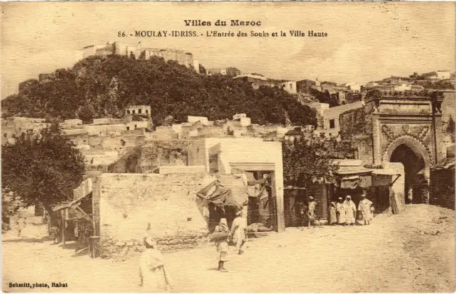CPA AK MOROCCO MOULAY-IDRISS - The Entrance of the Souks and the Upper City (92898)