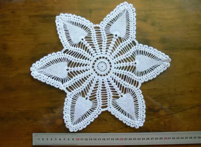PINEAPPLE Hand Crochet Doily Centre Cotton WHITE App 32cm across toTip Rnd491/CE