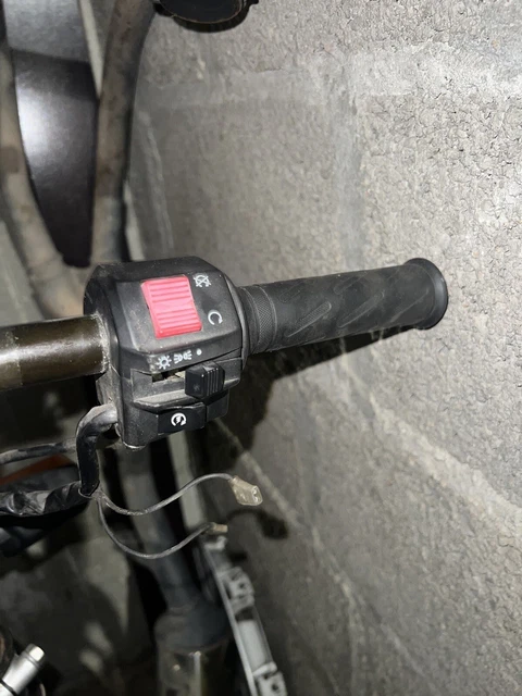 Commodo droit Suzuki 500 GSE 1989 à 2000 disponible chez