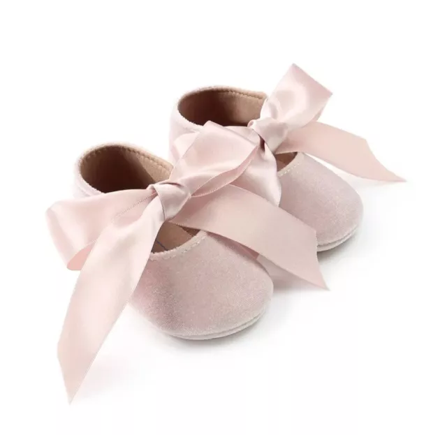 Beautiful little girls pink pram shoes with bows size 0-6 Months #pramshoes