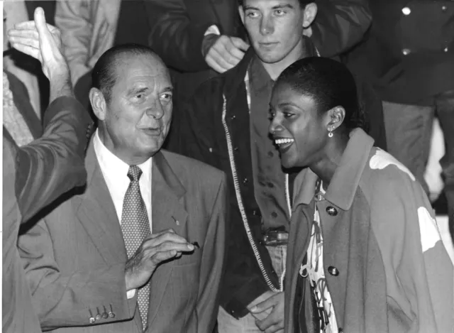 Jacques CHIRAC et M JO PEREC – Photo argentique d’époque + AUTOGRAPHE DE M JO