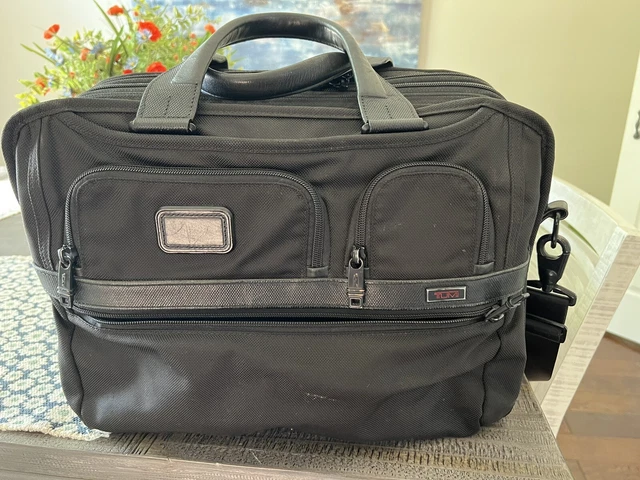 TUMI Alpha 2 T-Pass 26145 16in Expandable Laptop Briefcase - Black