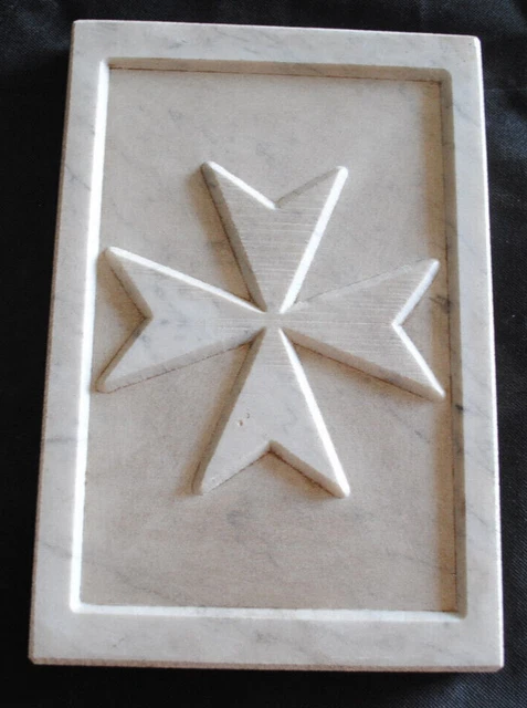Stemma croce maltese  in marmo di Carrara