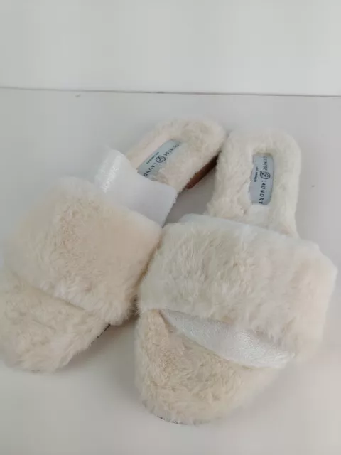 CHINESE LAUNDRY Cozy Plush Faux Fur Slippers Slide Sandals Womens size 9