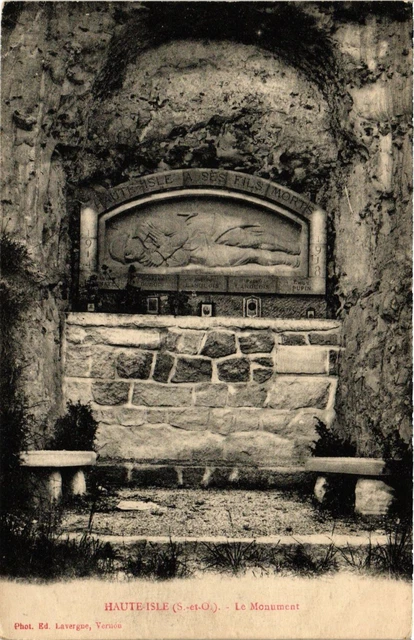 CPA HAUTE-ISLE - Le Monument (352761)