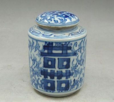 Chinese old Handmade painting flowers blue and white porcelain Tea caddy pot