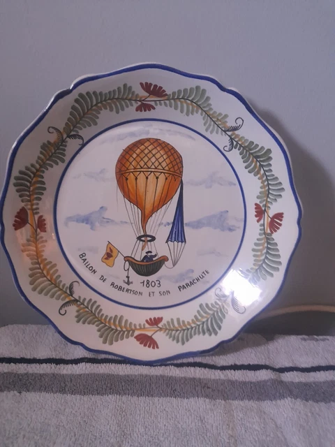 assiettes anciennes montgolfière