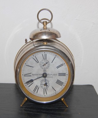 TRES BON ÉTAT .ANNEES 30/40.TRES BEAU REVEIL MECANIQUE AVEC MARQUAGE MANUFRANCE 