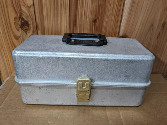 Vintage UMCO Aluminum Fishing Tackle Box Model 1000 A 7-Tray No Handle Or  Tag