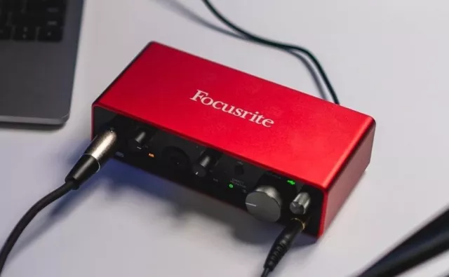 Focusrite Scarlett 2i2 3rd Gen. 2-Channel USB Audio Interface - MOSC0025