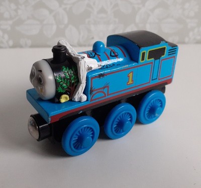 thomas comes to breakfast wooden
