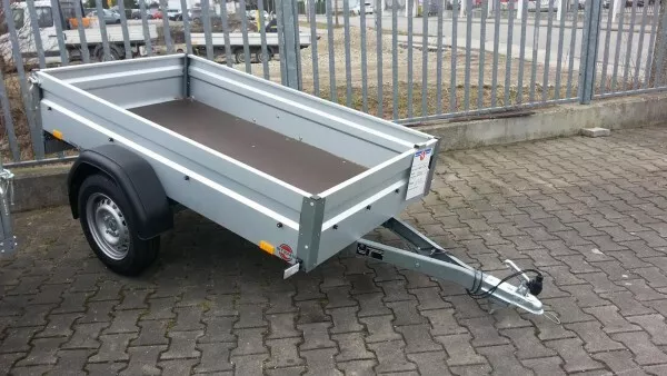 Anhänger Stema 750 KG offen zu Verleihen.