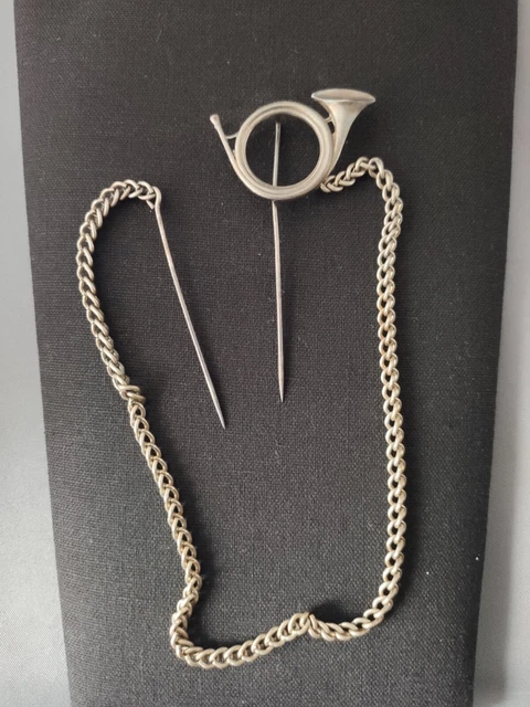 Broche Vintage Argentée « Prix De Tir » Avec Cor De Chasse Et Chaînettes – Bijou Ancien Français