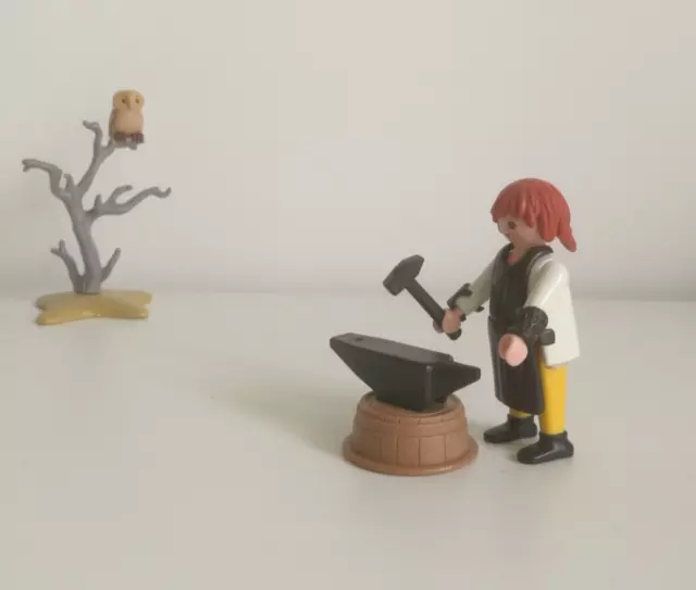 Playmobil chevalier - château - Personnage du moyen-âge - Le forgeron