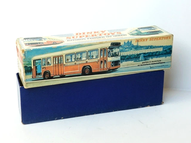 Dinky toys - Autocar Isobloc rouge, toit strié, état d'usage, Vente aux enchères : Jouets