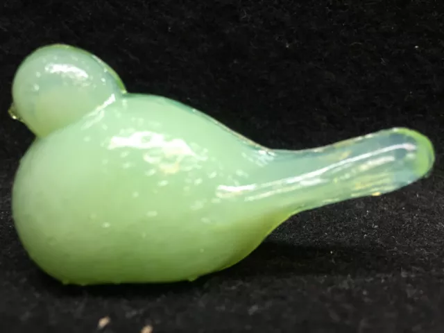 Jadeite Green milk Vaseline glass Bird songbird animal uranium paperweight jade