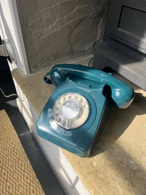 Classic Vintage Rotary Dial Telephone