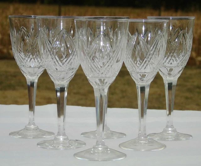 Lorraine Lemberg? Saint Louis? Service de 6 verres à vin blanc en cristal taillé