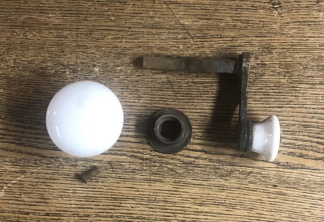 Antique French Door White Porcelain & Cast Brass Passage Knob And Handle, c1890 4