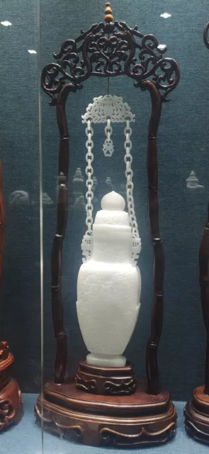 Chinese Exquisite Handmade carving Hetian Jade Chain Bottle Statue