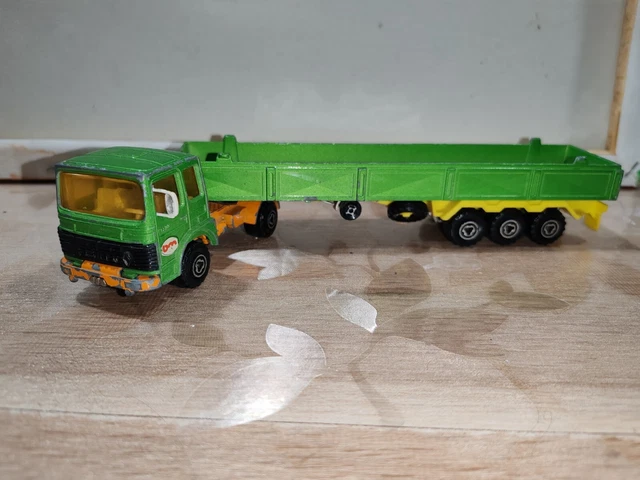 Camion Saviem PS30 Majorette Avec Voitures Ferrari, Porsche, Etc. - 1/60