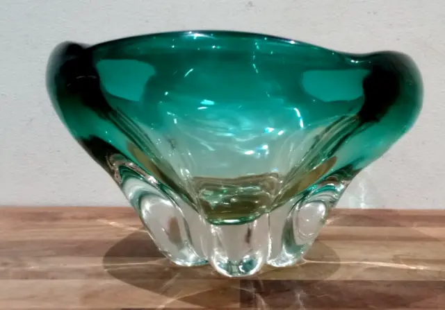 Large Whitefriars Lobed Molar Glass Bowl In Meadow Green