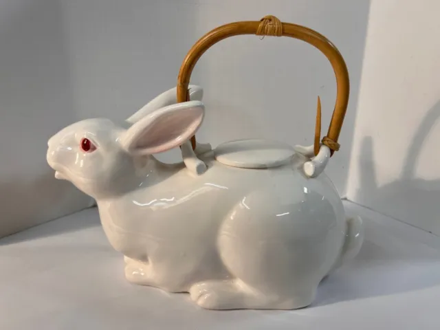 Fitz and Floyd Vintage 1984 White Rabbit Teapot Bamboo Handle made in Japan