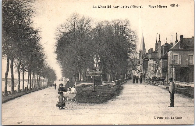 58 LA CHARITE SUR LOIRE - la place misere