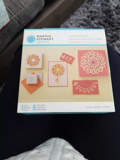 Martha Stewart Crafts - PAPER PUNCH - Cut and Fold PETALS BNIB