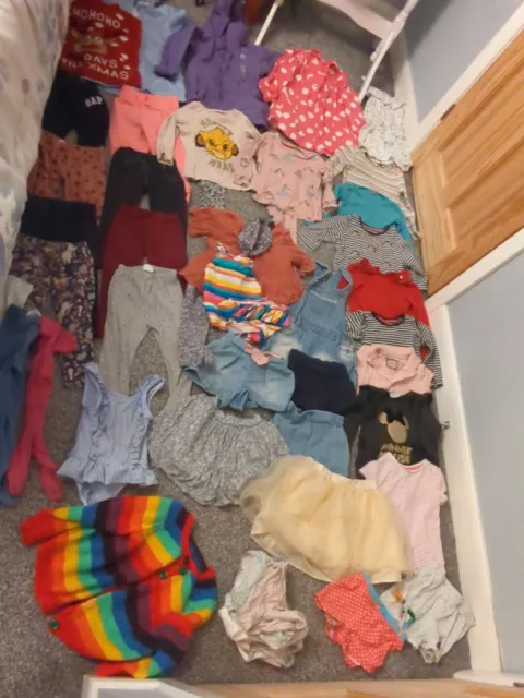 Enorme pacchetto ragazza 2-3 cappotti/leggings/gonne/top/costumi da bagno/pigimi ecc.