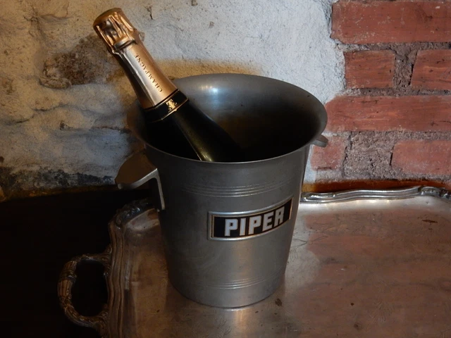 Seau à champagne à l'envers PIPER HEIDSIECK en collaboration avec Viktor & Rolf Neuf inutilisé - Canada