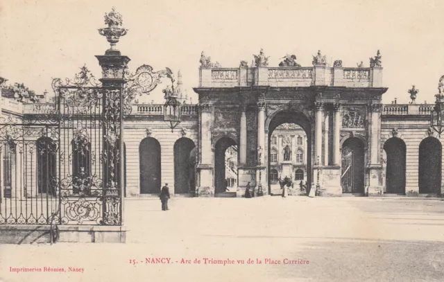 7/Carte Postale - Nancy / Arc de Triomphe vu de la Place Carriere