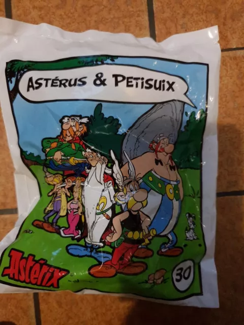 2 figurines n°30 Astérus et Petisuix ASTERIX Astérix McDO McDonald's 2019